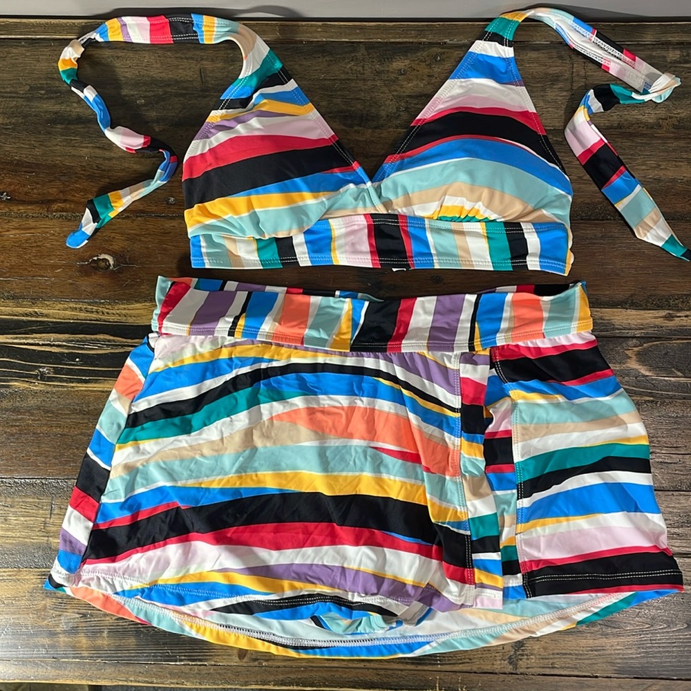 Anne Cole bikini with skort in cute stripe size medium - sold as two piece suit - Picture 3 of 17